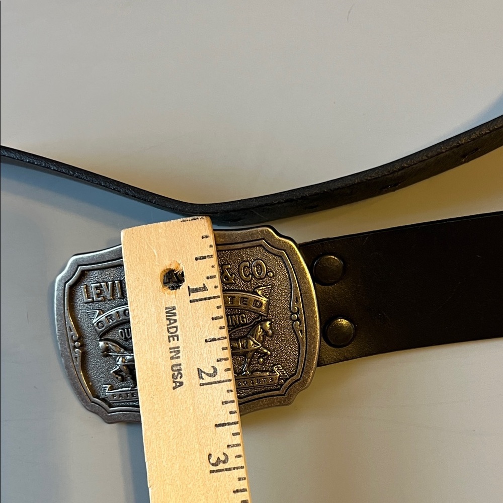 Levi's Black Belt with Engraved Silver Buckle - Picture 6 of 7